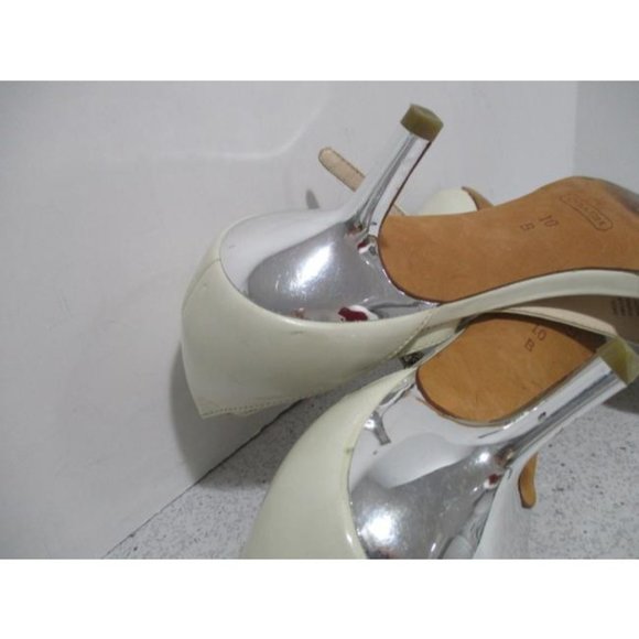 COACH est 1941 'Hellena' Cream Ivory Off White Patent T-strap Open Toe Sandals - Picture 5 of 8